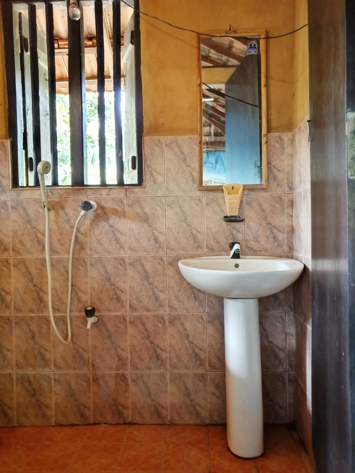 Light House Beach Hut Komari Exterior photo