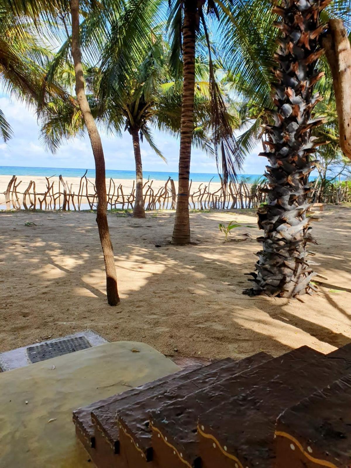 Light House Beach Hut Komari Exterior photo